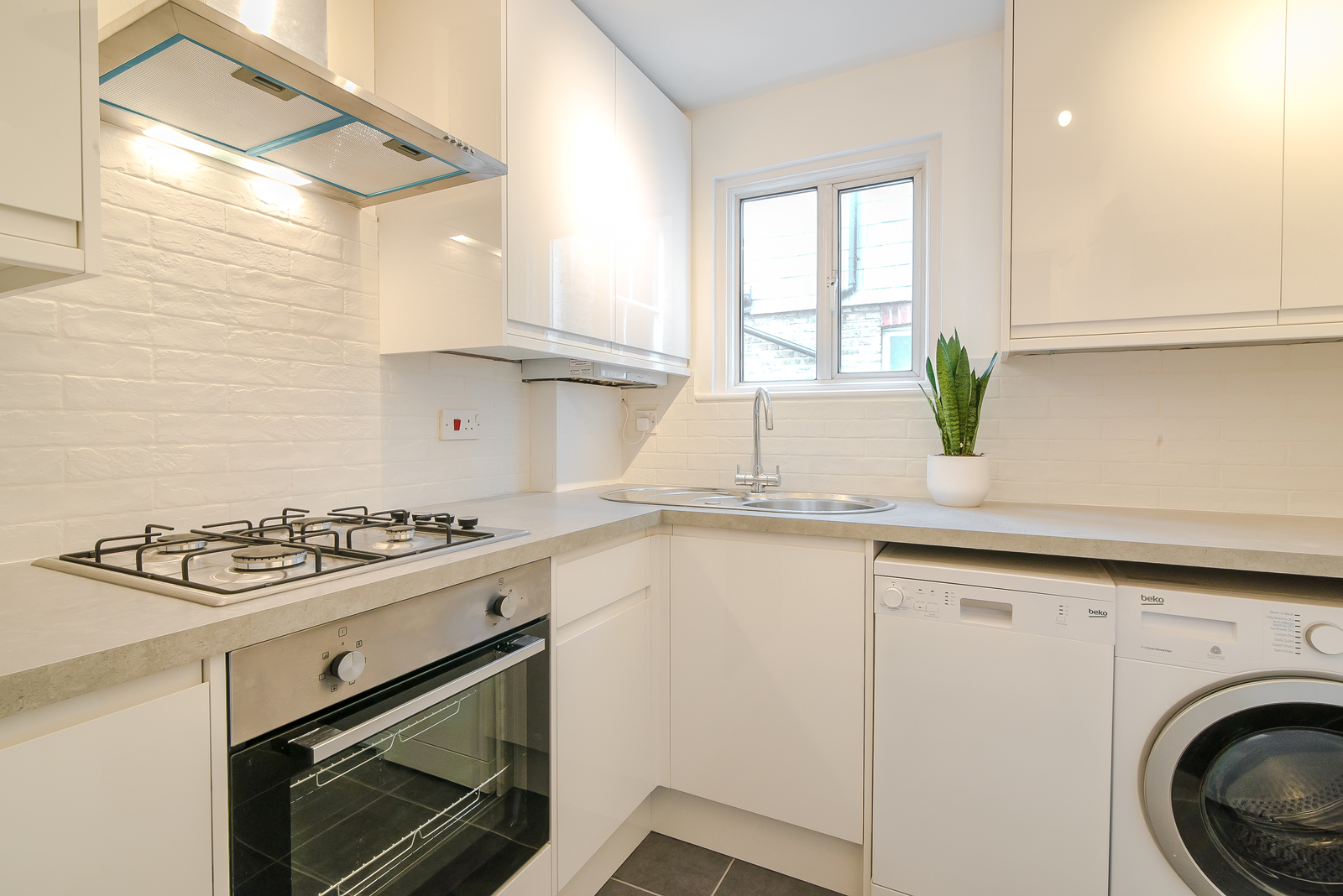 2 bedroom Bungalow To Let