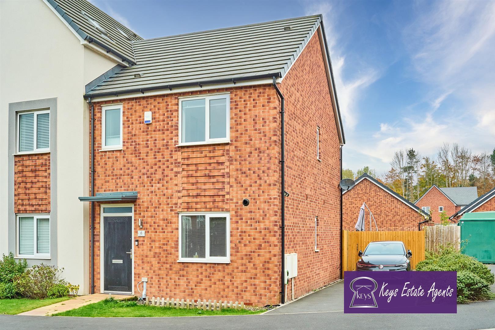 3 bedroom Detached house SSTC