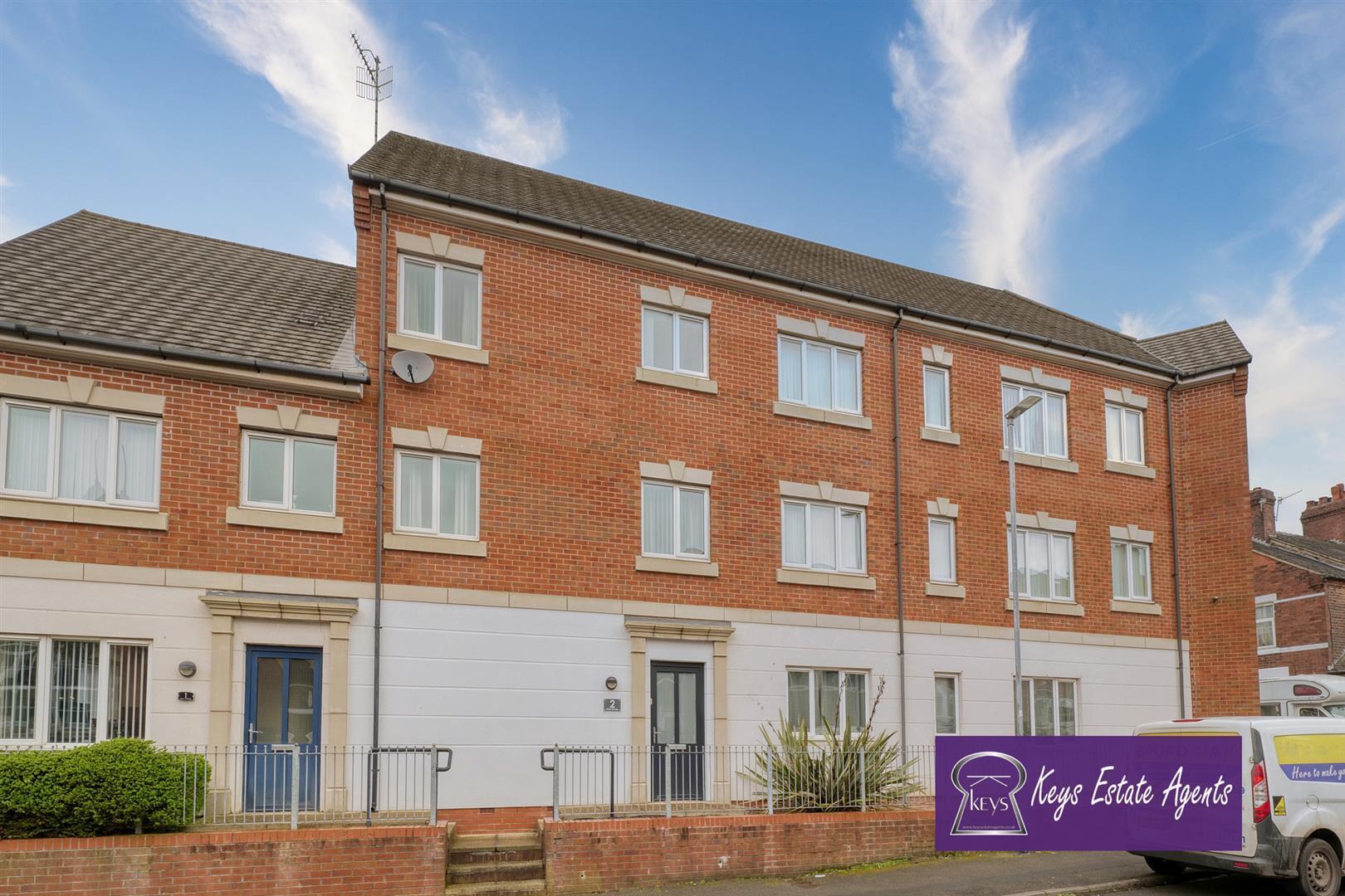 2 bedroom Town house Let agreed