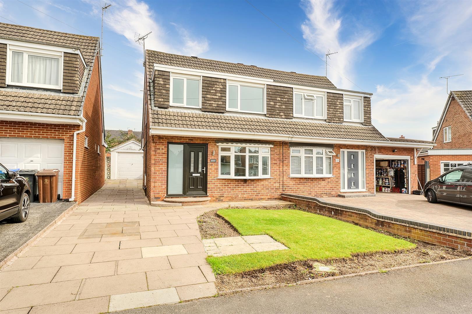 3 bedroom Detached house Let agreed