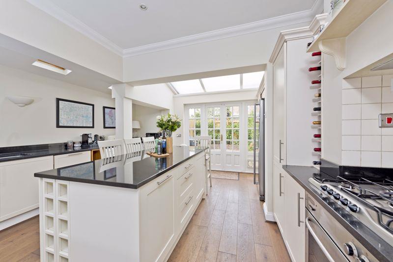 4 bedroom  Let Agreed