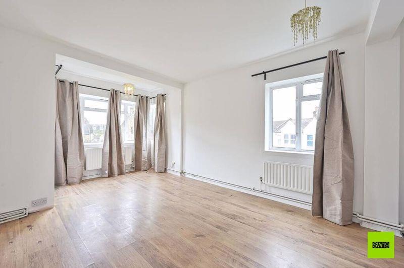 3 bedroom Flat Let Agreed