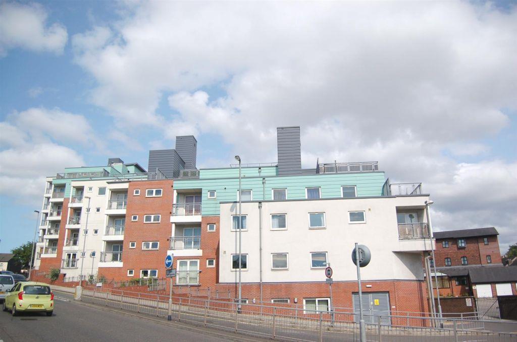 2 bedroom Flat Let