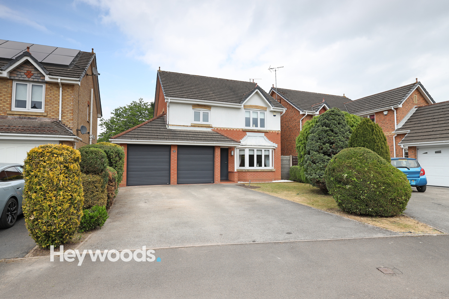 4 bedroom Detached house Under Offer