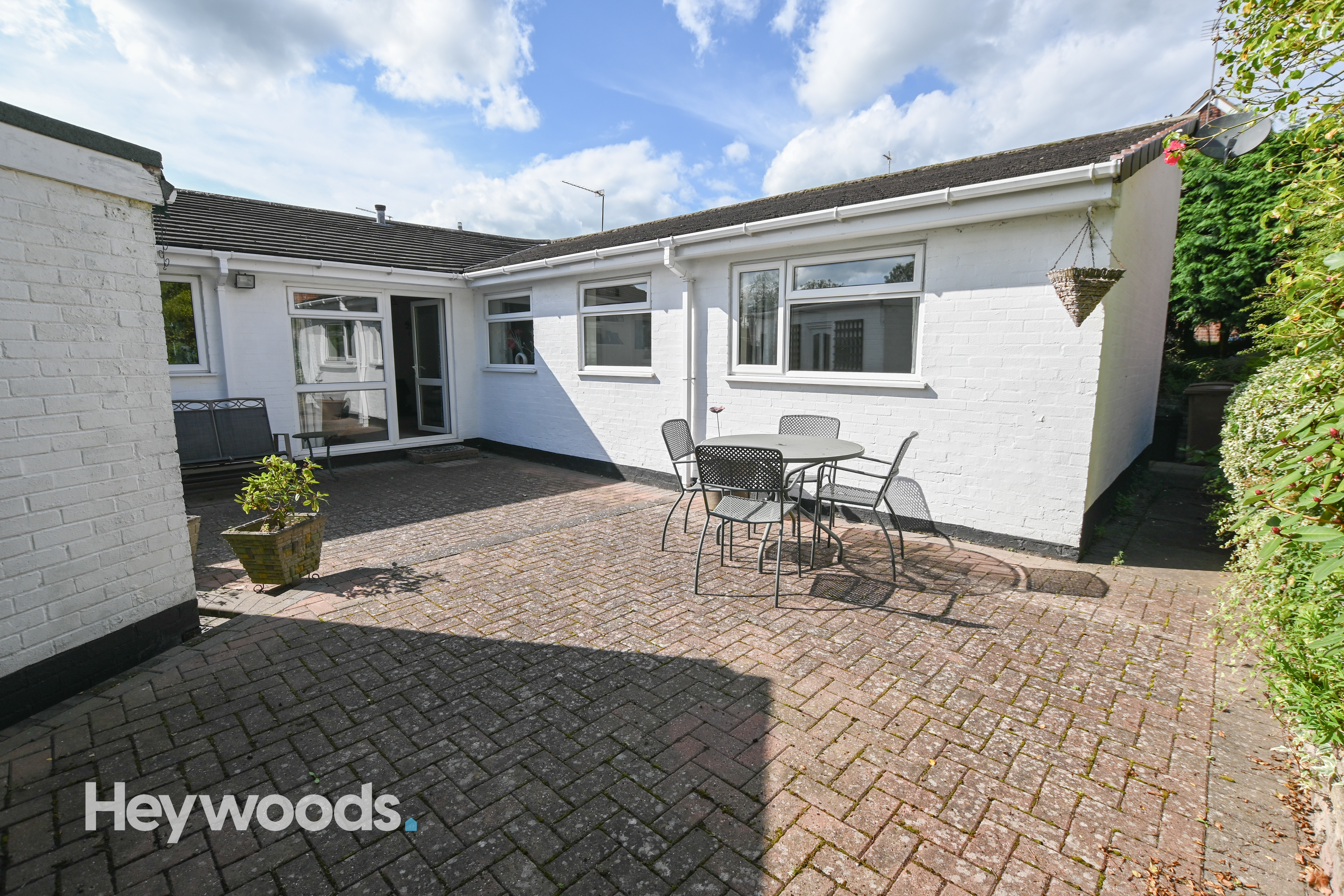 2 bedroom Detached bungalow Sold