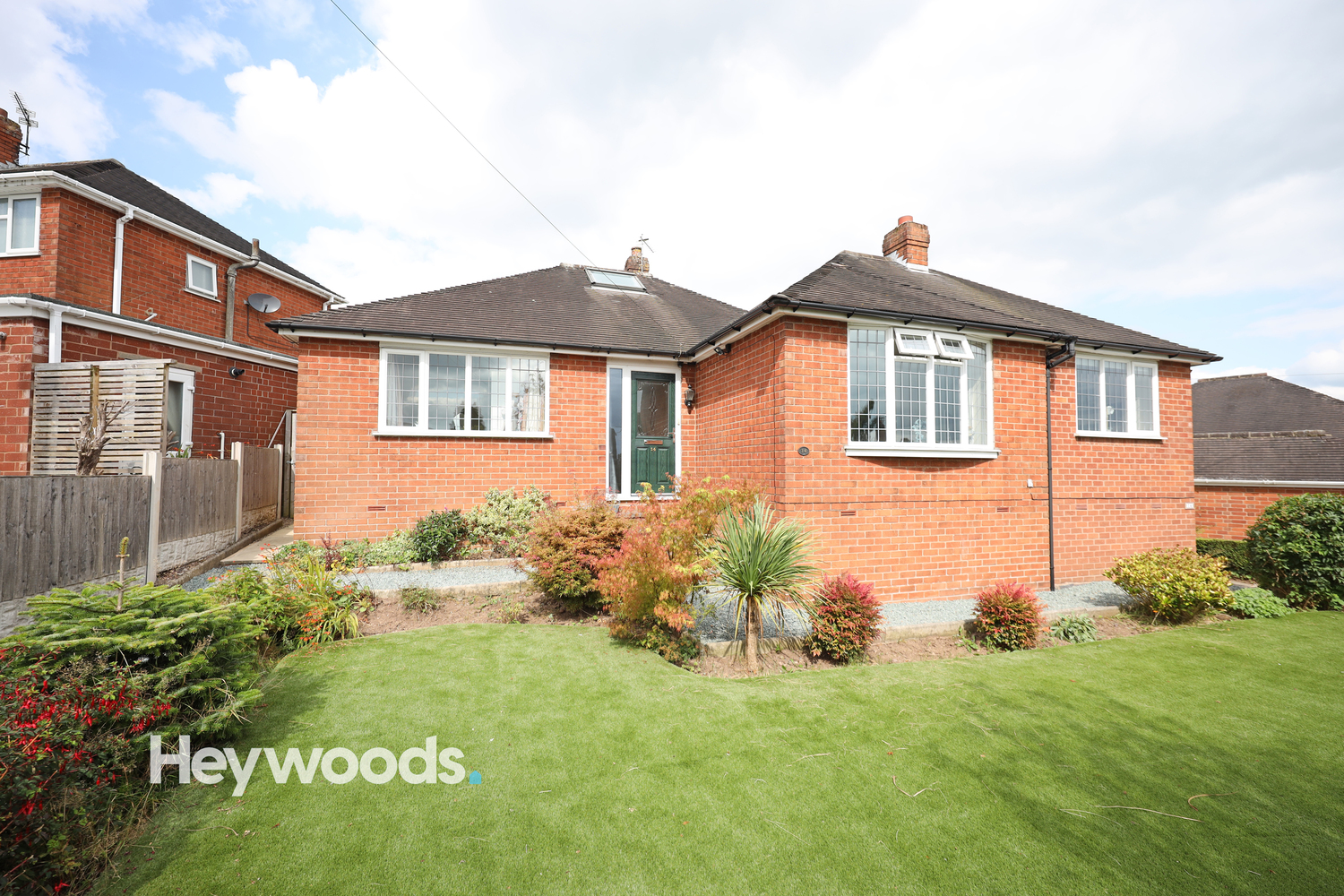 3 bedroom Detached bungalow Under Offer
