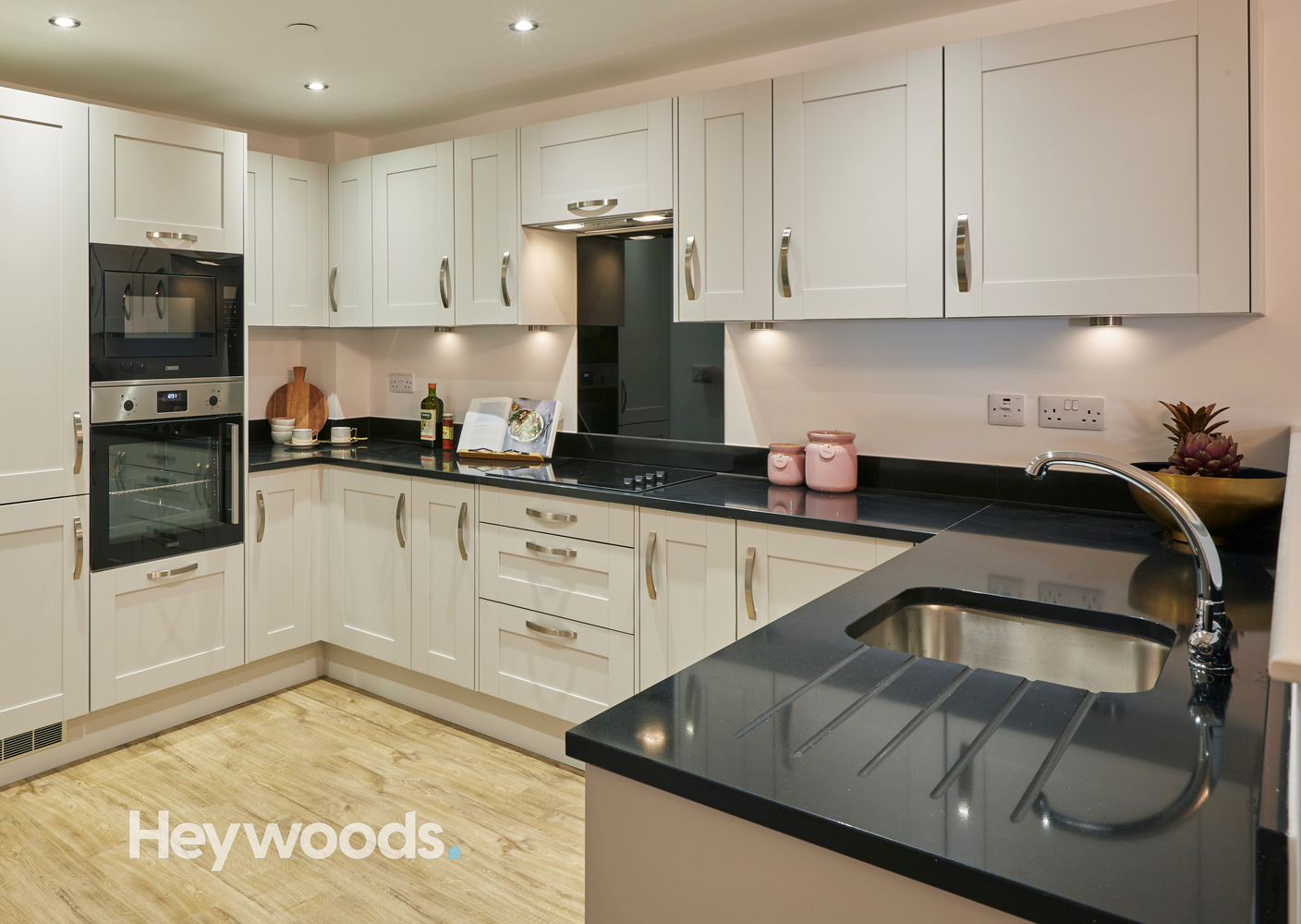 3 bedroom Apartment For Sale