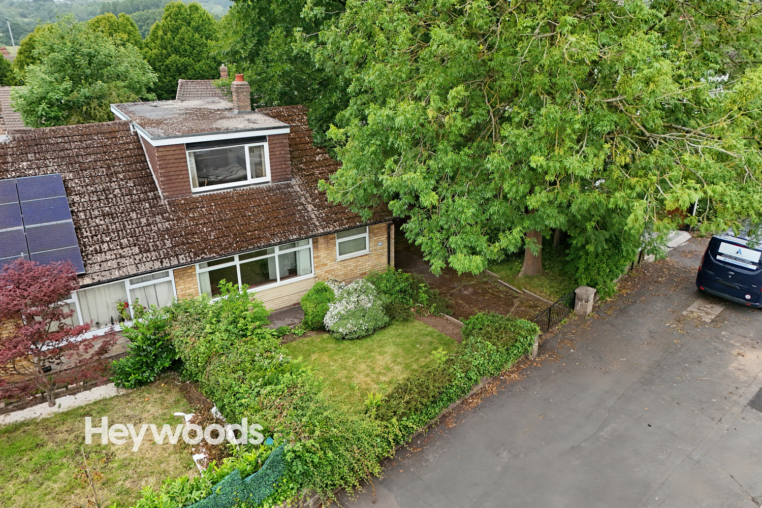 5 bedroom Detached bungalow Under Offer