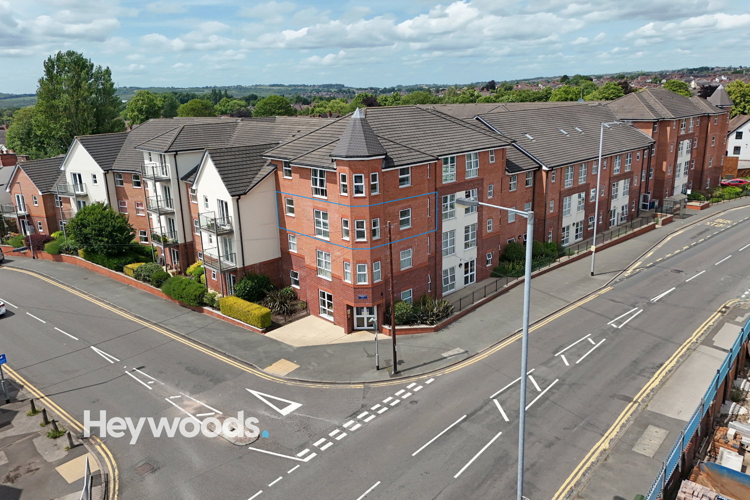 3 bedroom Apartment For Sale