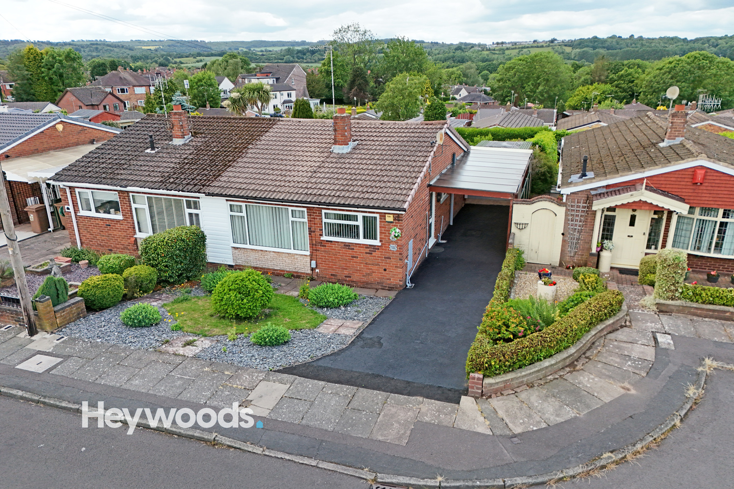 2 bedroom Detached bungalow Under Offer