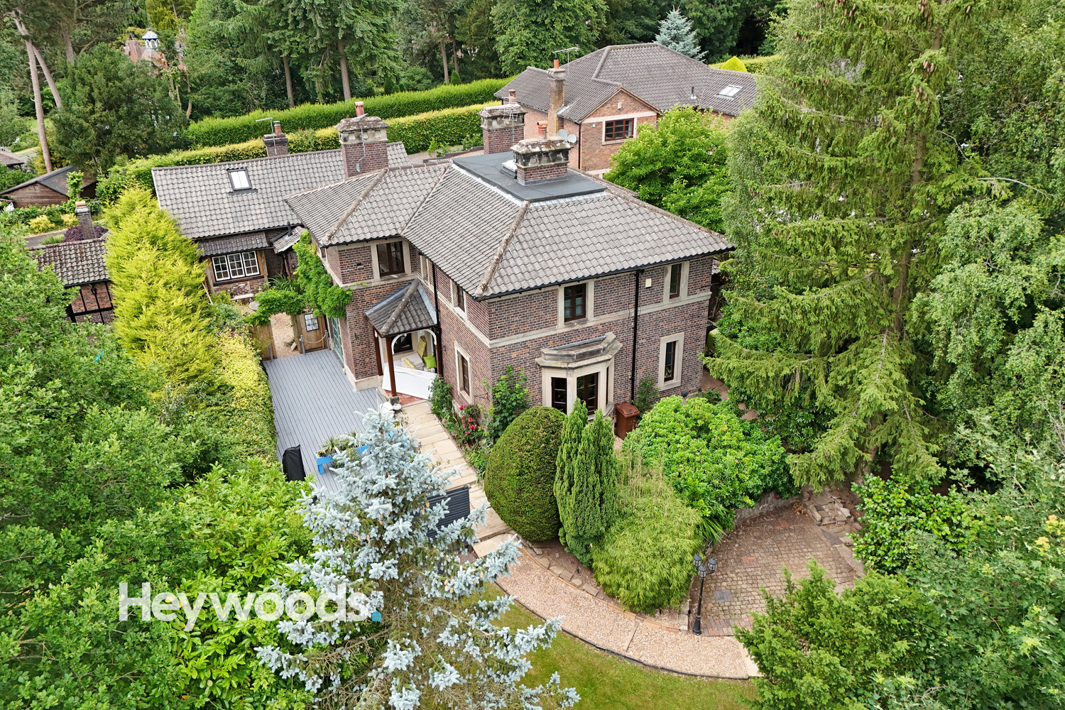 6 bedroom Detached house For Sale