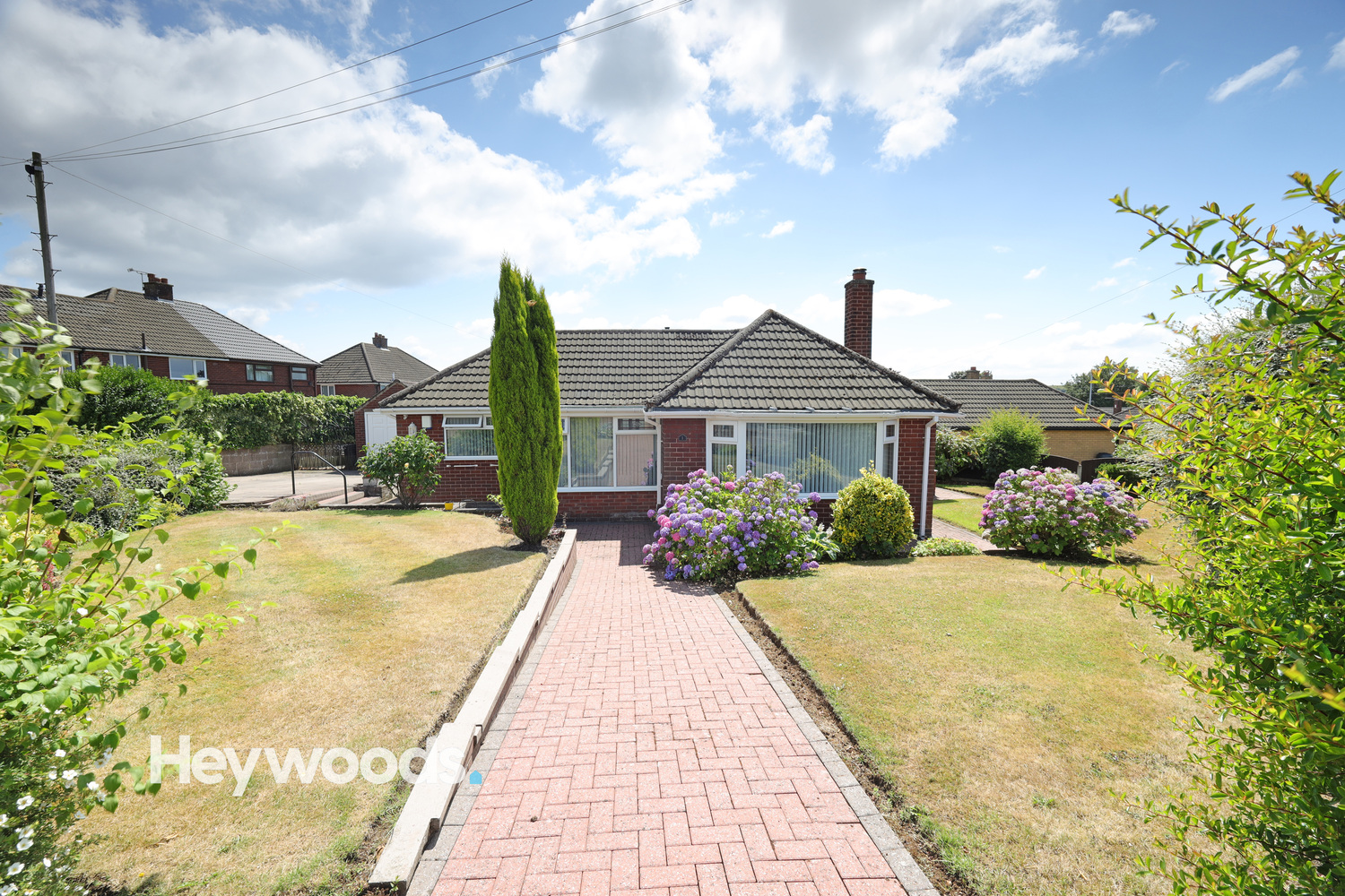 3 bedroom Detached bungalow Under Offer