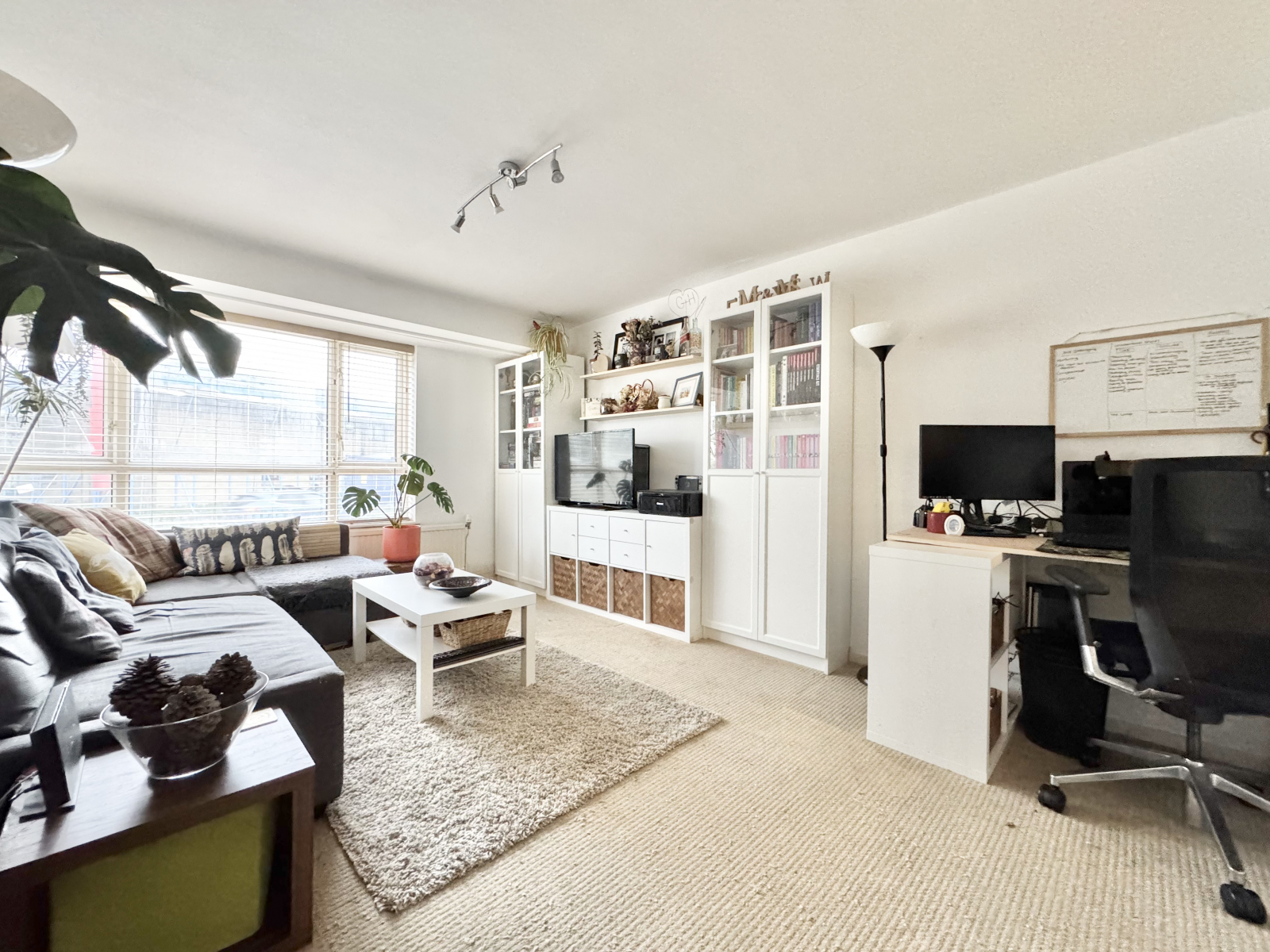 1 bedroom Apartment Under Offer