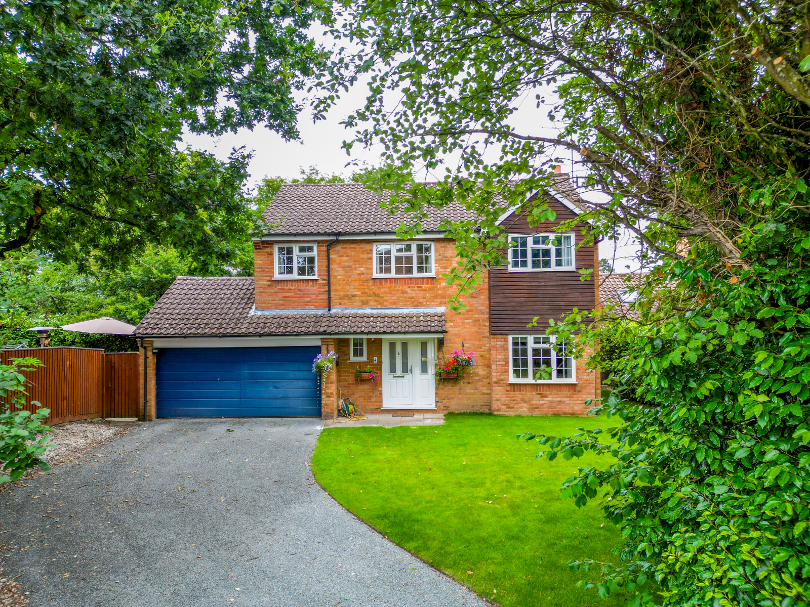 4 bedroom Detached house Under Offer