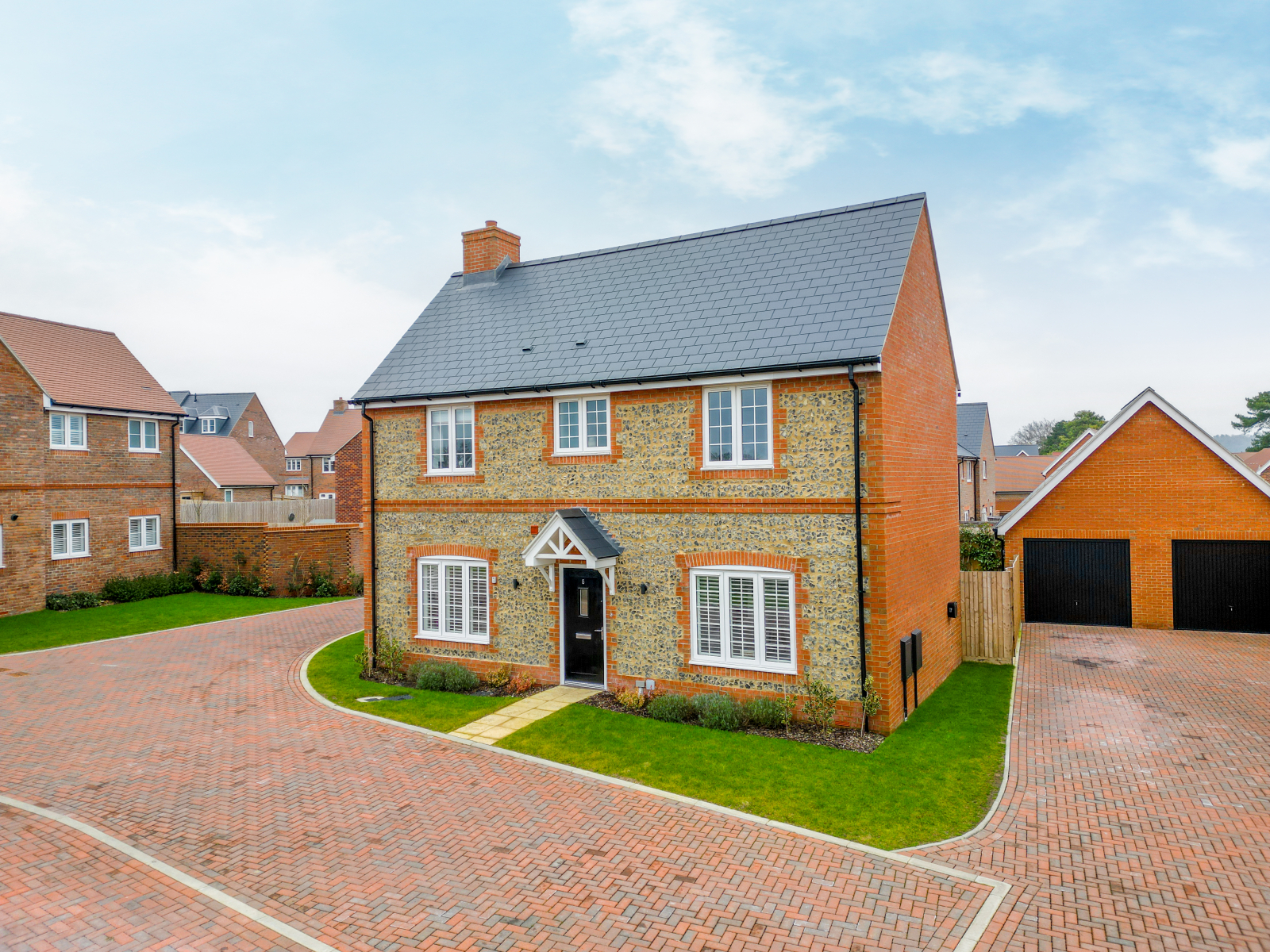 4 bedroom Detached house Under Offer