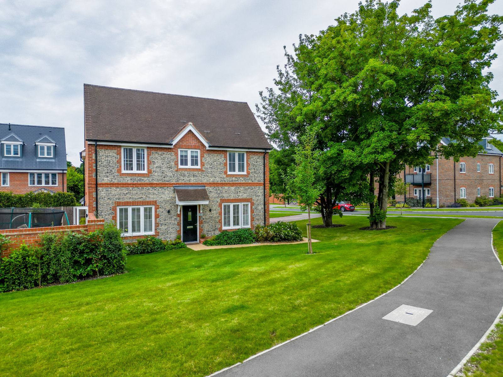 4 bedroom Detached house Under Offer