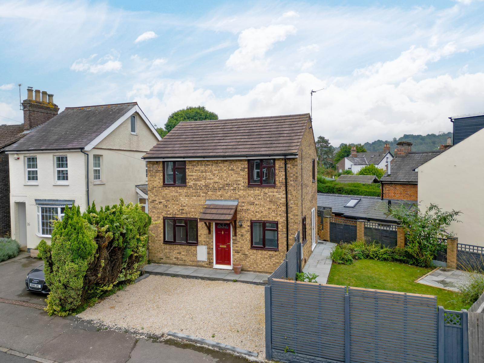 3 bedroom Detached house Under Offer