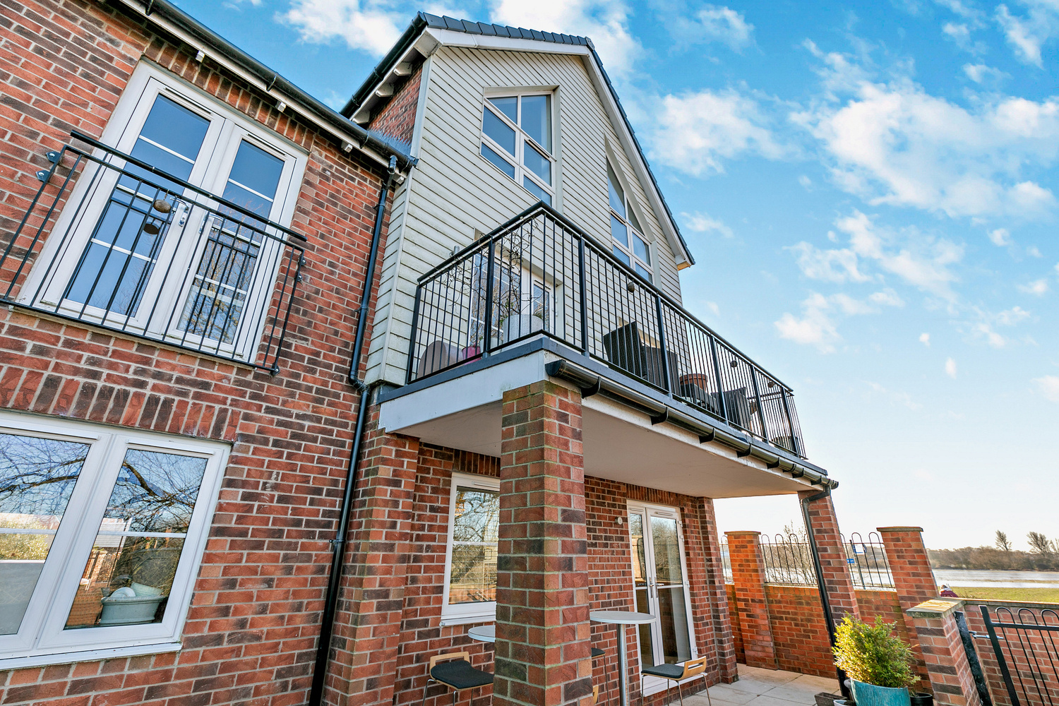 4 bedroom Link detached house For Sale
