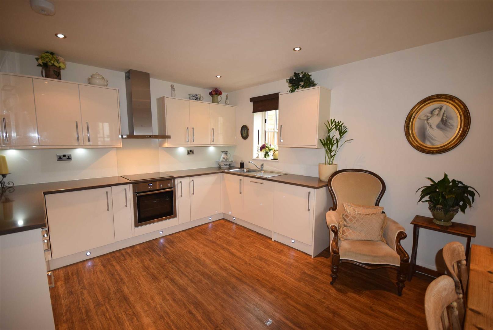 3 bedroom Semi-Detached SSTC