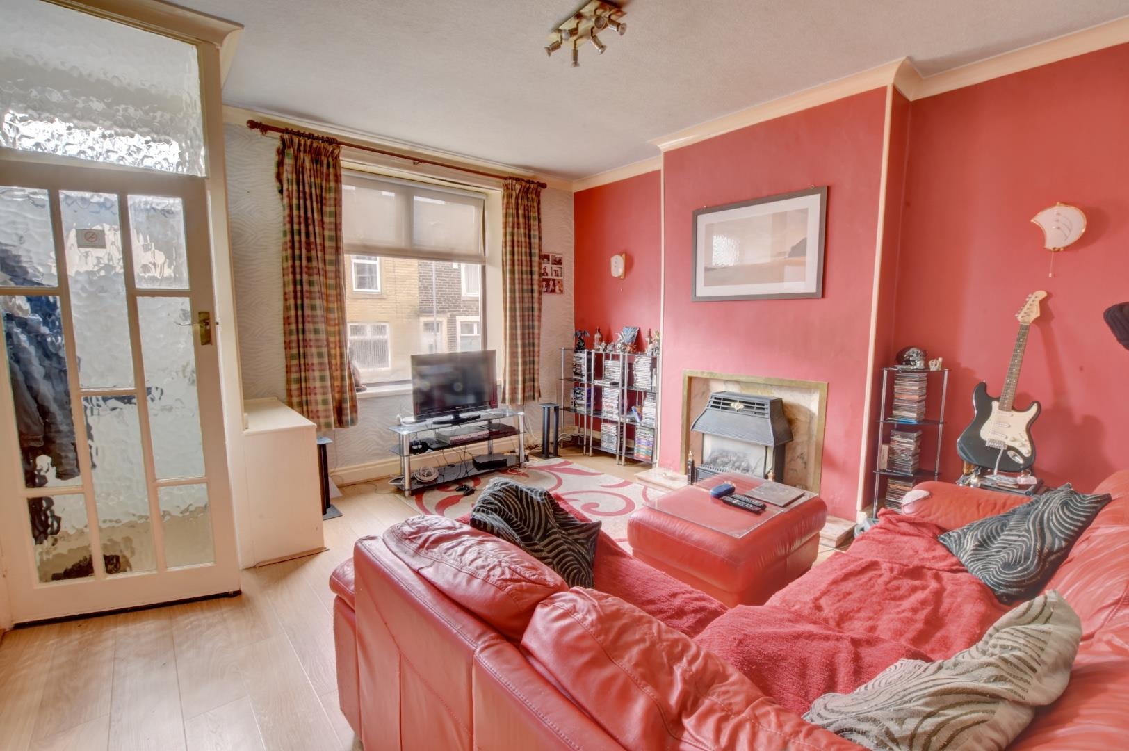 3 bedroom Terraced SSTC