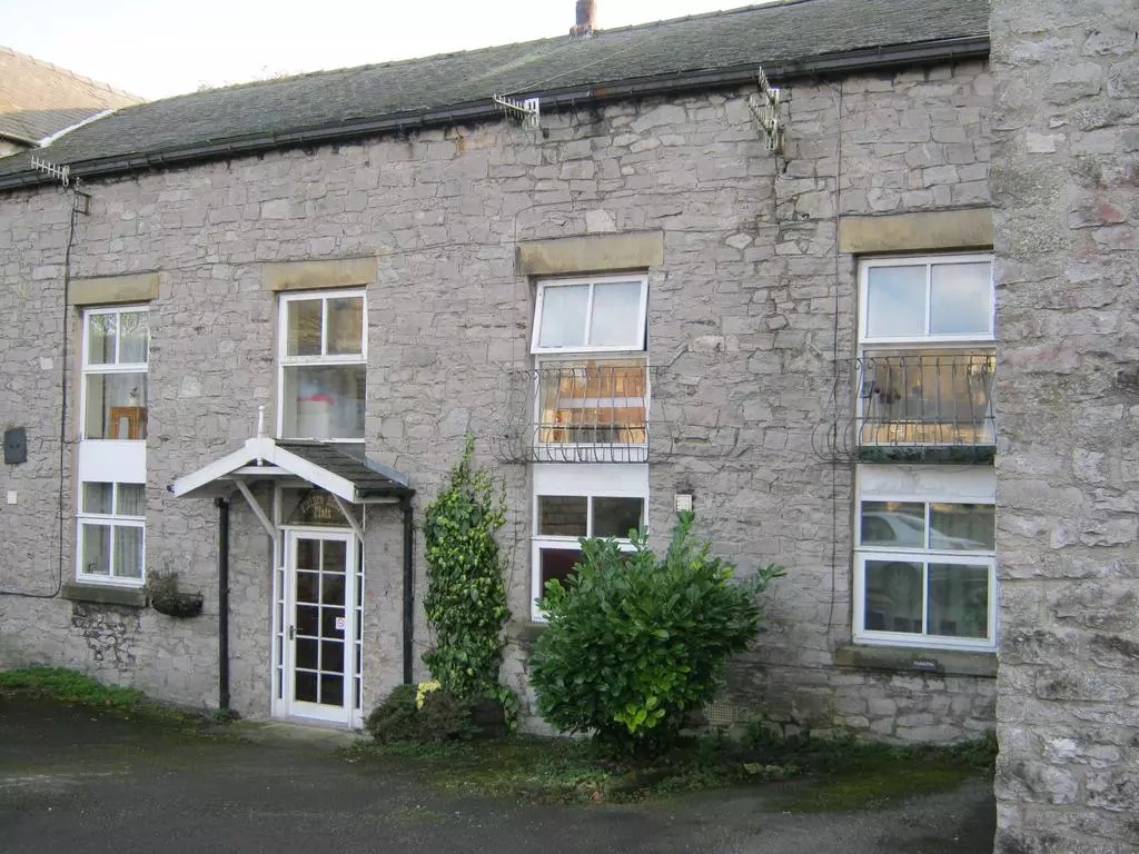 1 bedroom Apartment To Let