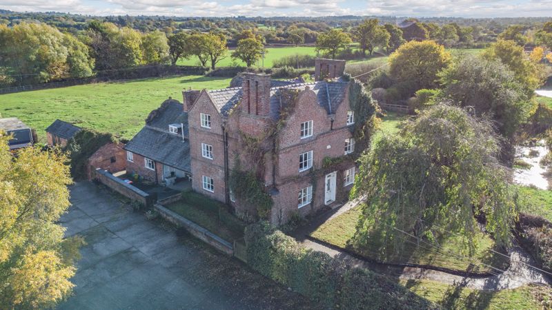 5 bedroom House (unspecified) SSTC