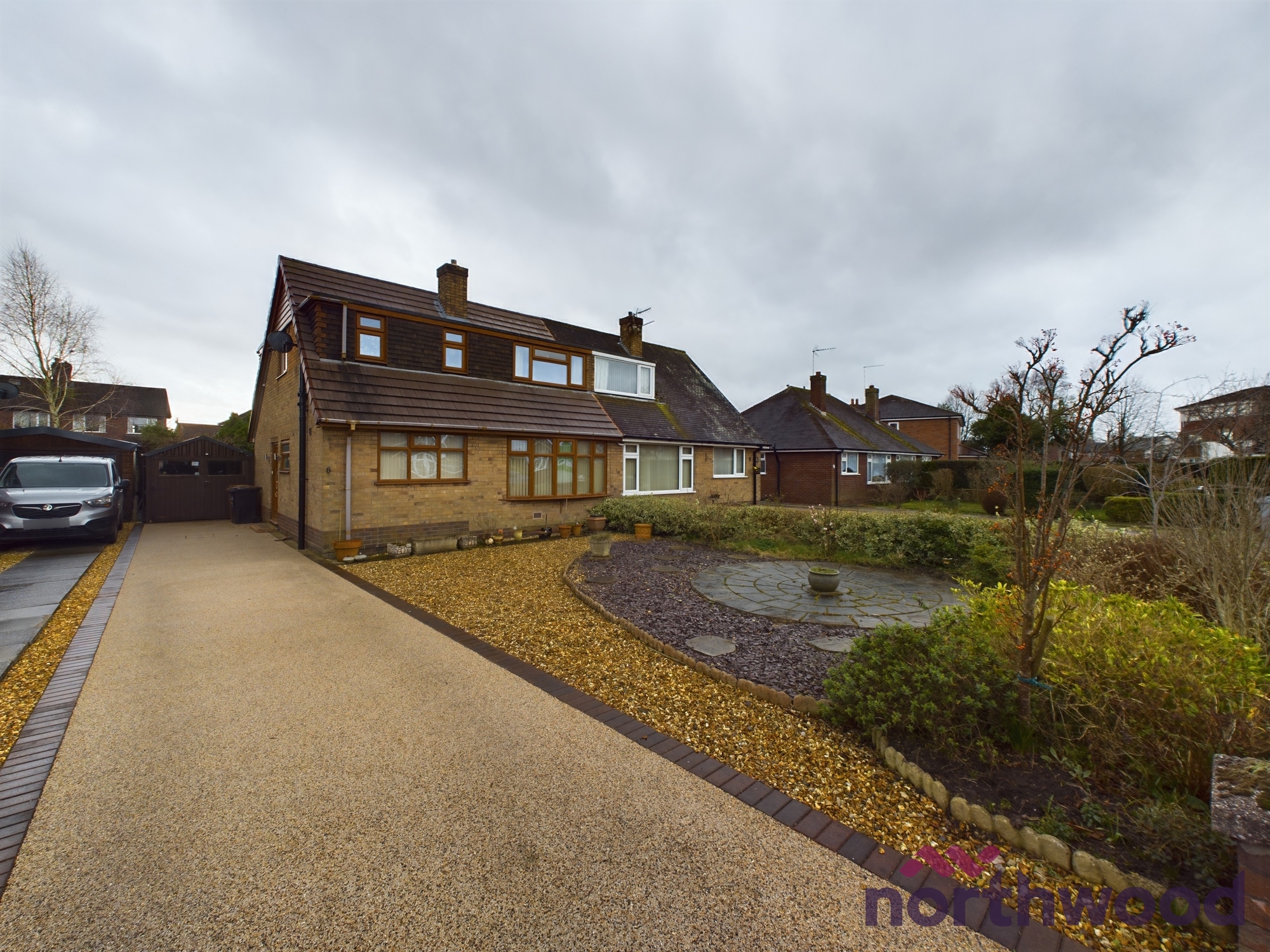 2 bedroom Semi-Detached House SSTC
