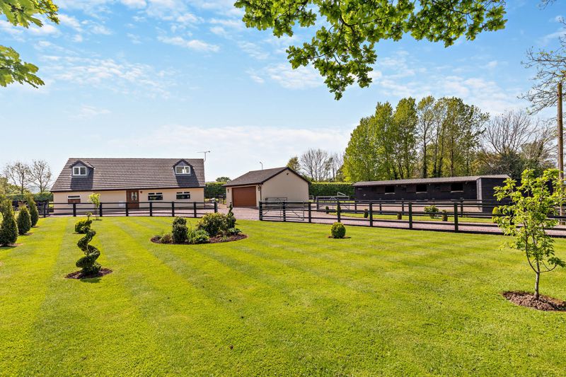 4 bedroom House For Sale