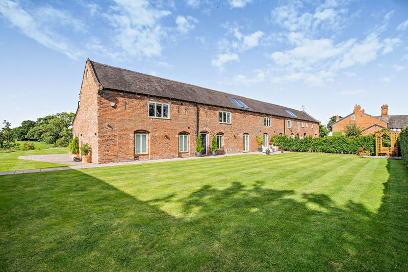 6 bedroom House (unspecified) SSTC