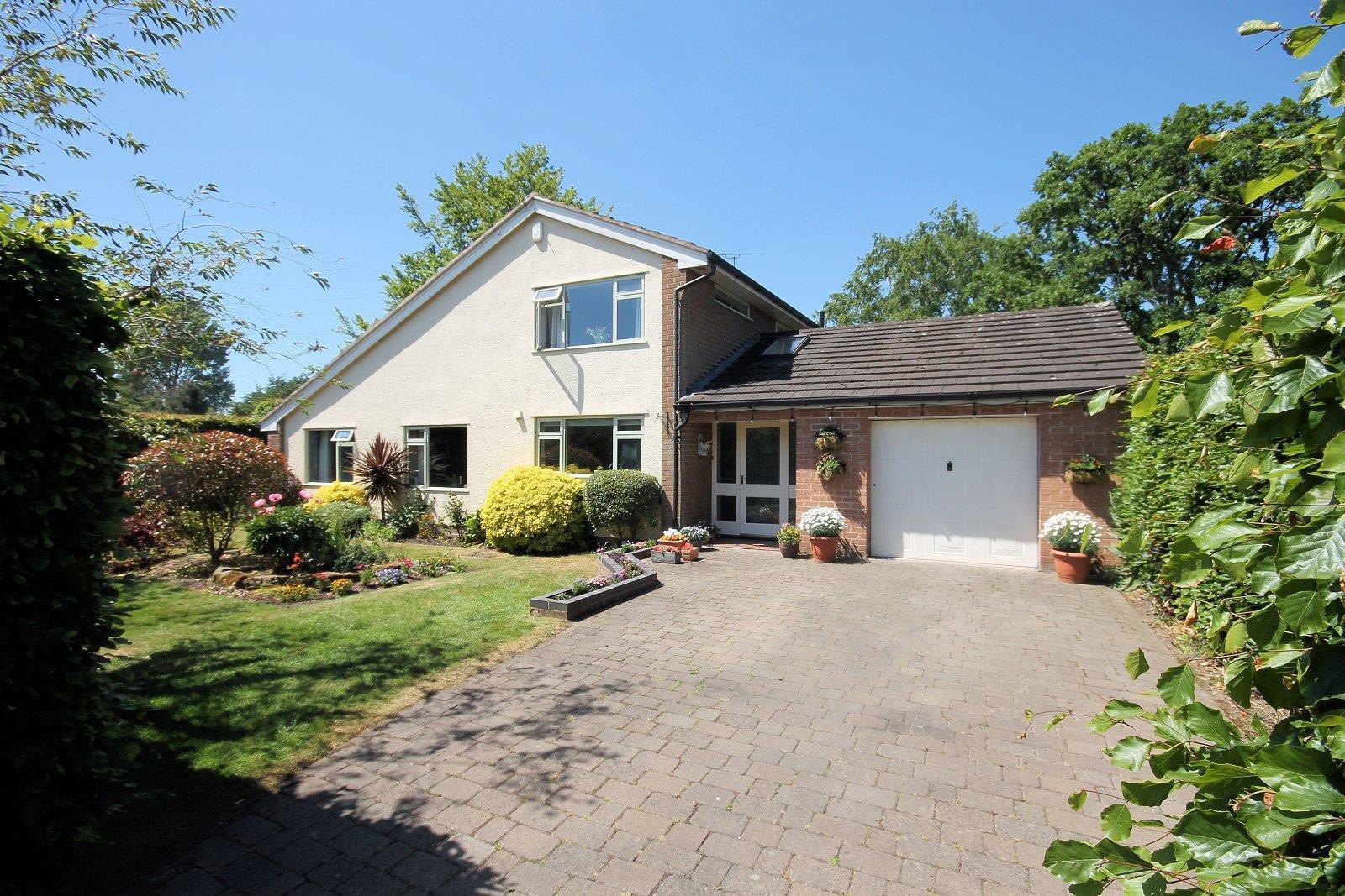 4 bedroom Detached House Let