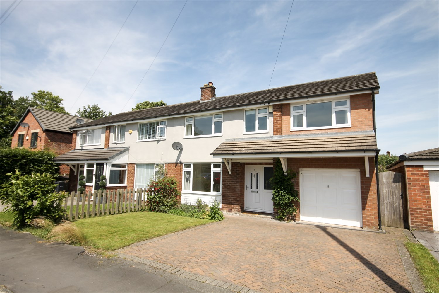 4 bedroom Semi-Detached House Let
