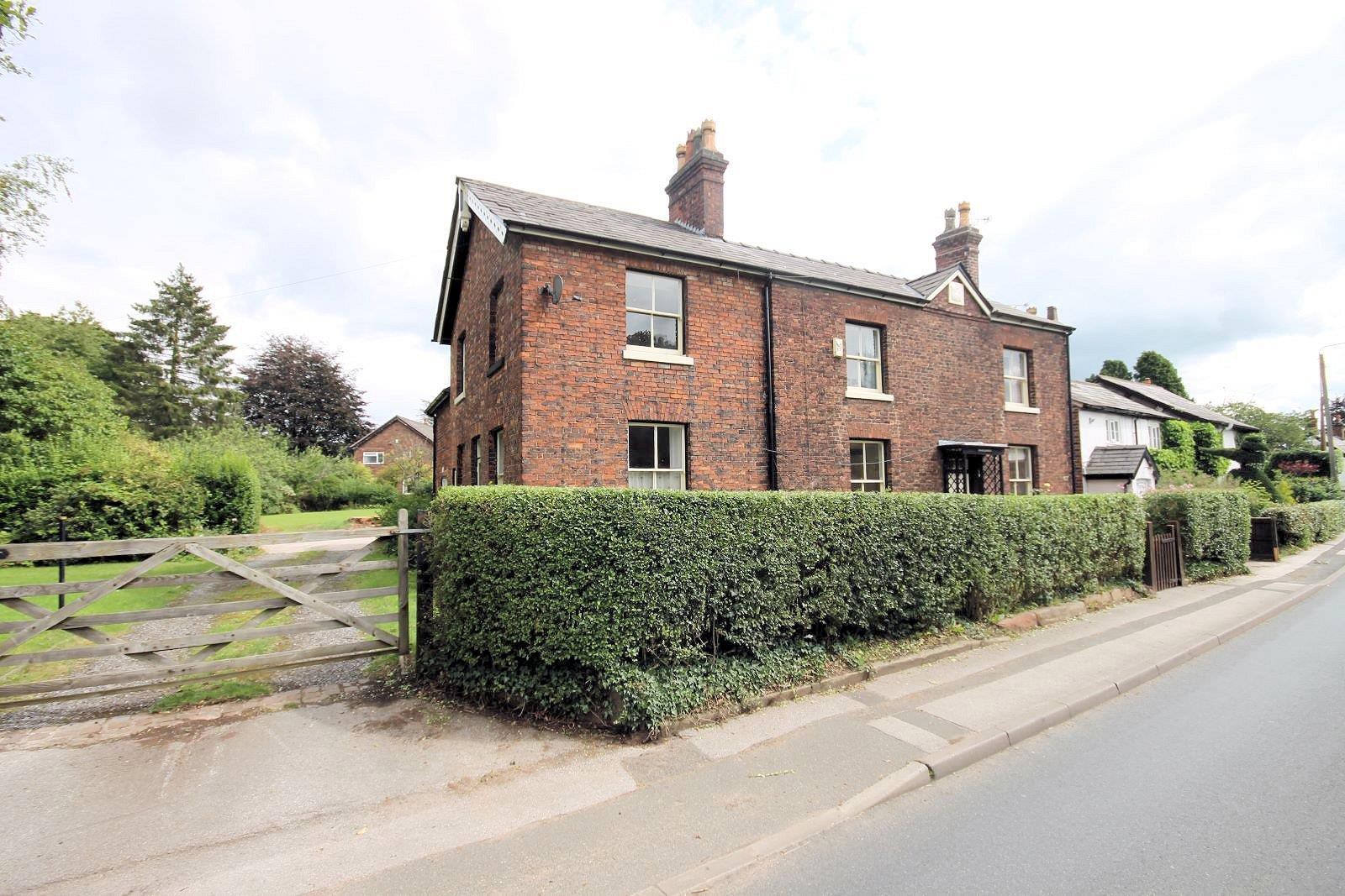 4 bedroom Detached House Let