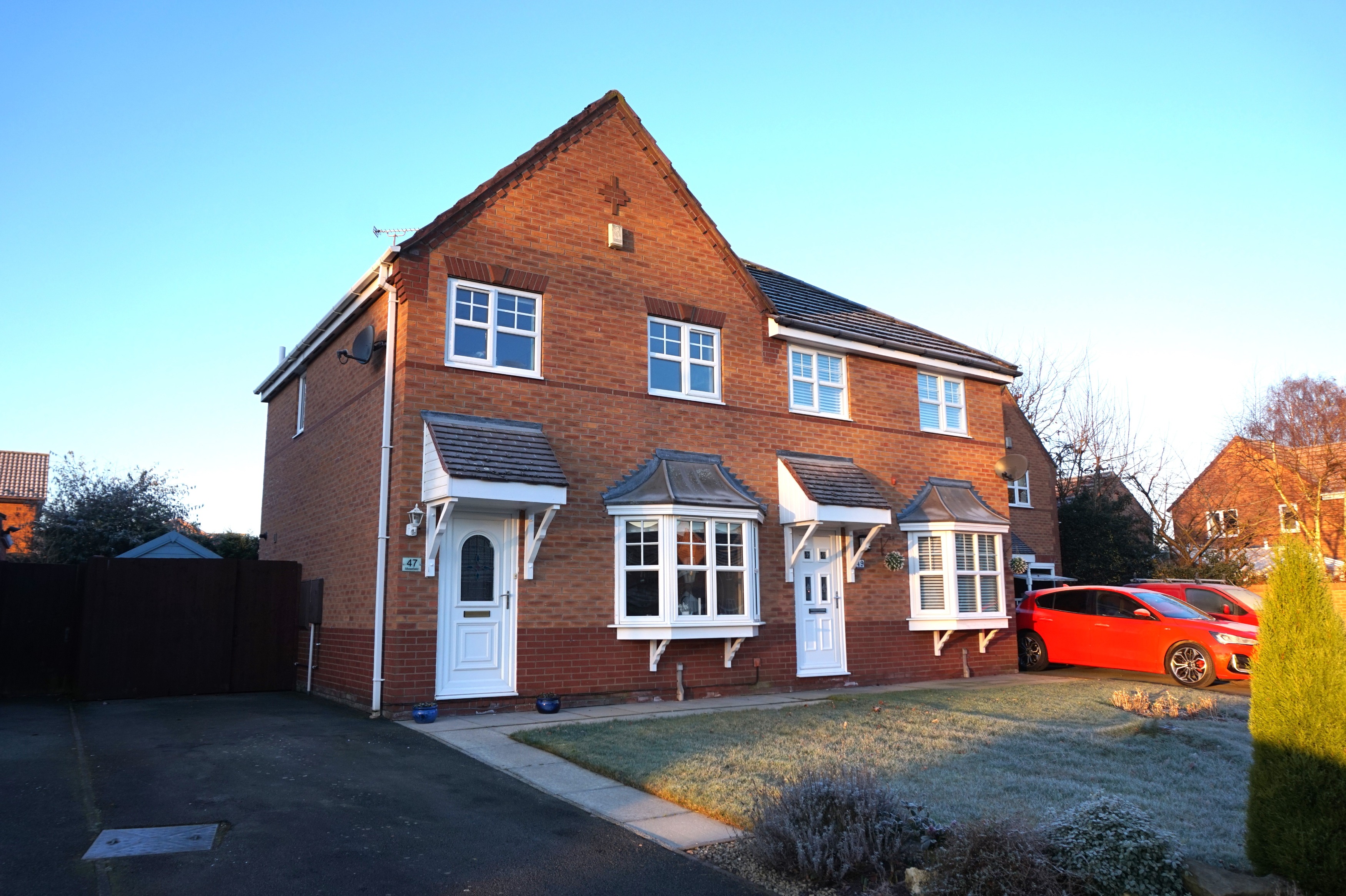 3 bedroom Semi-Detached House SSTC