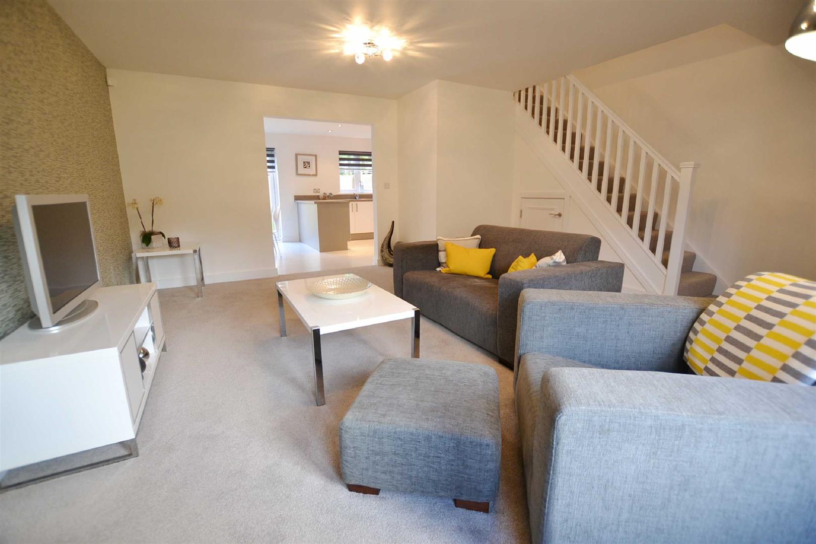 3 bedroom Mews SSTC
