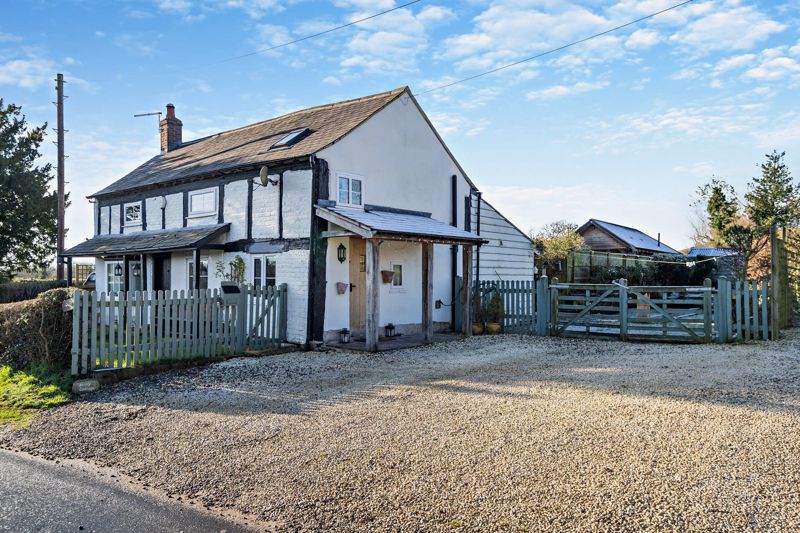 2 bedroom Cottage For Sale