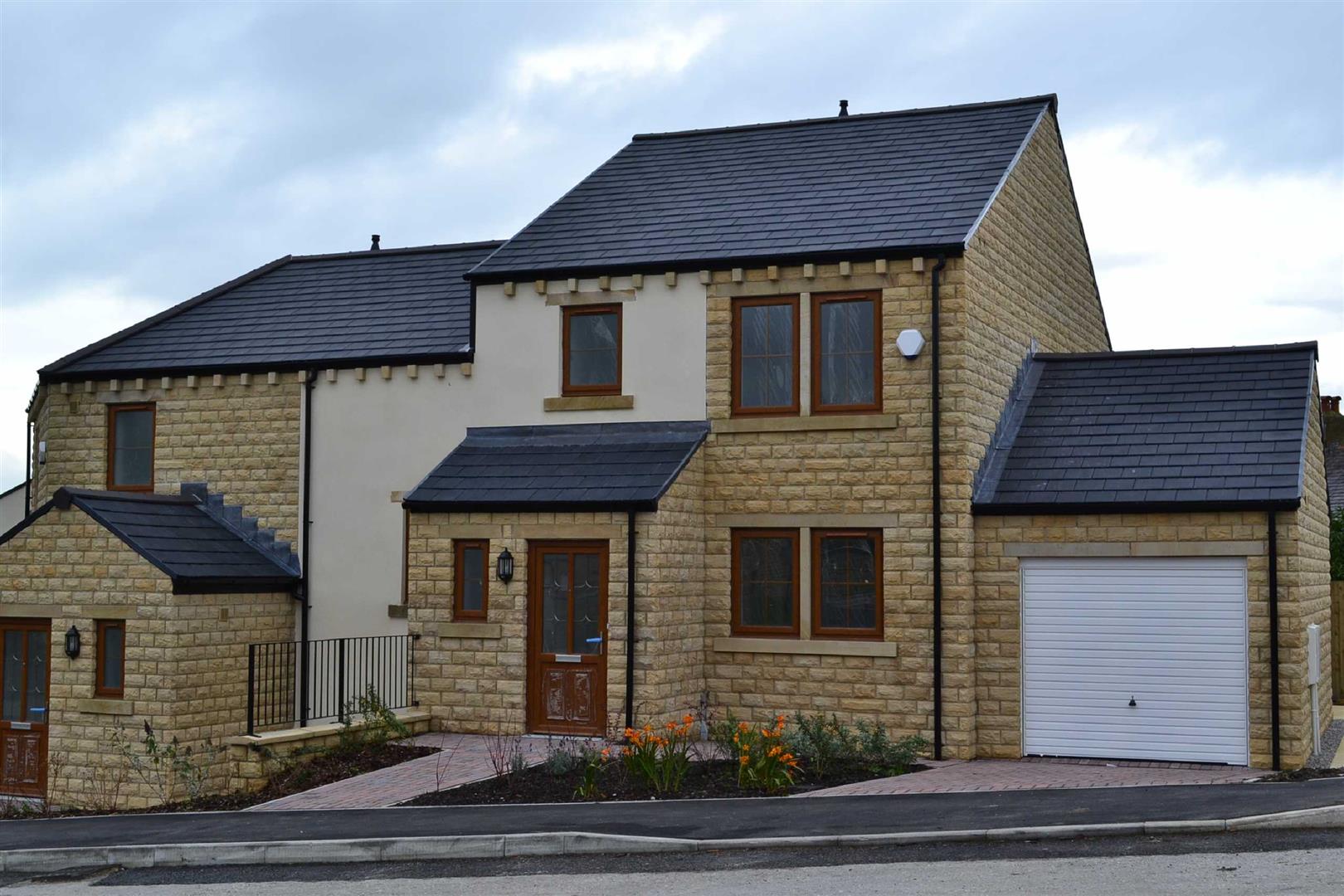 3 bedroom Semi-Detached SSTC