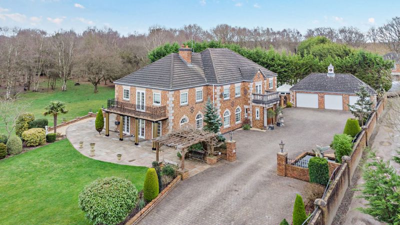 5 bedroom House For Sale