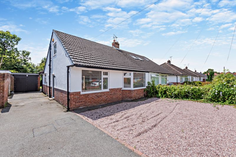 3 bedroom Bungalow For Sale