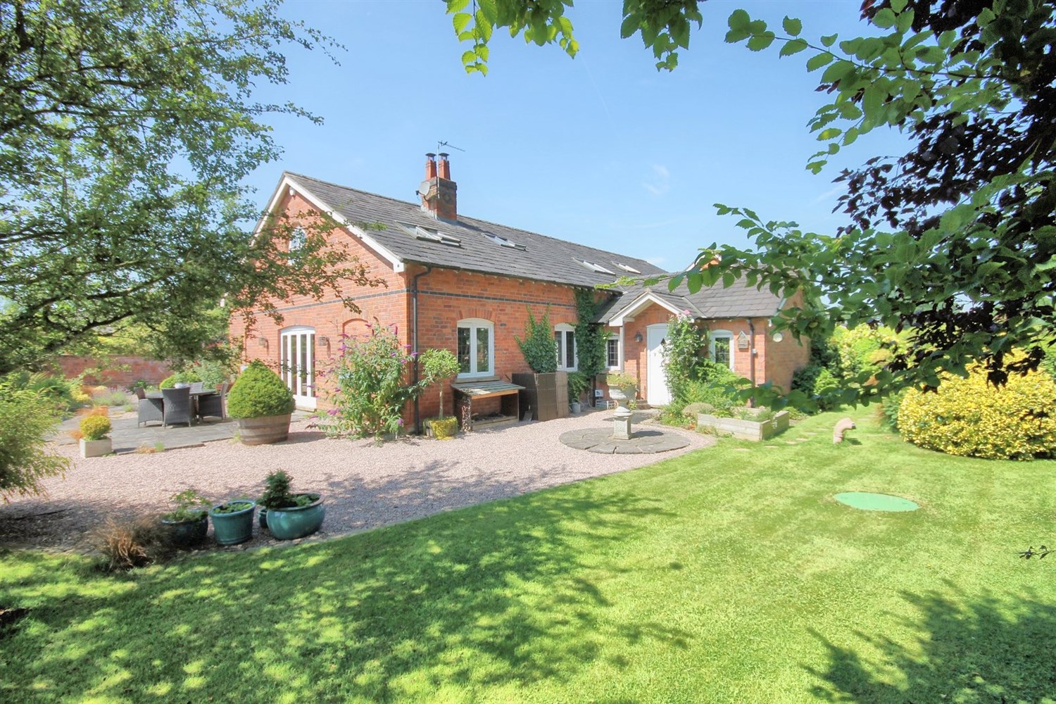 4 bedroom Detached house SSTC