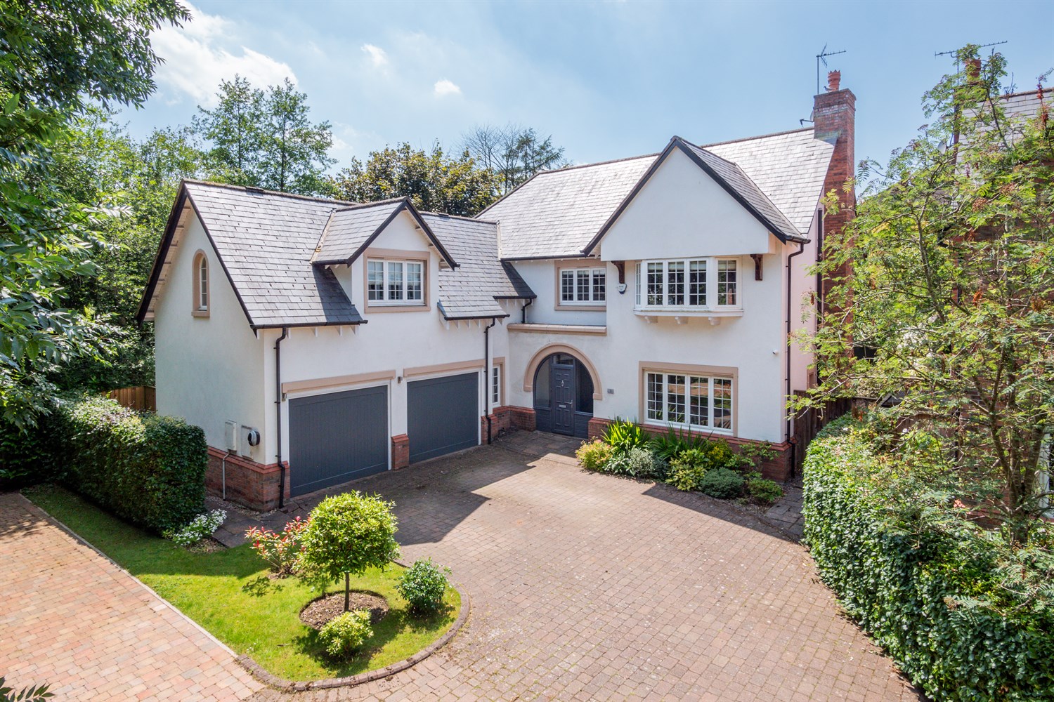 5 bedroom Detached House Sold