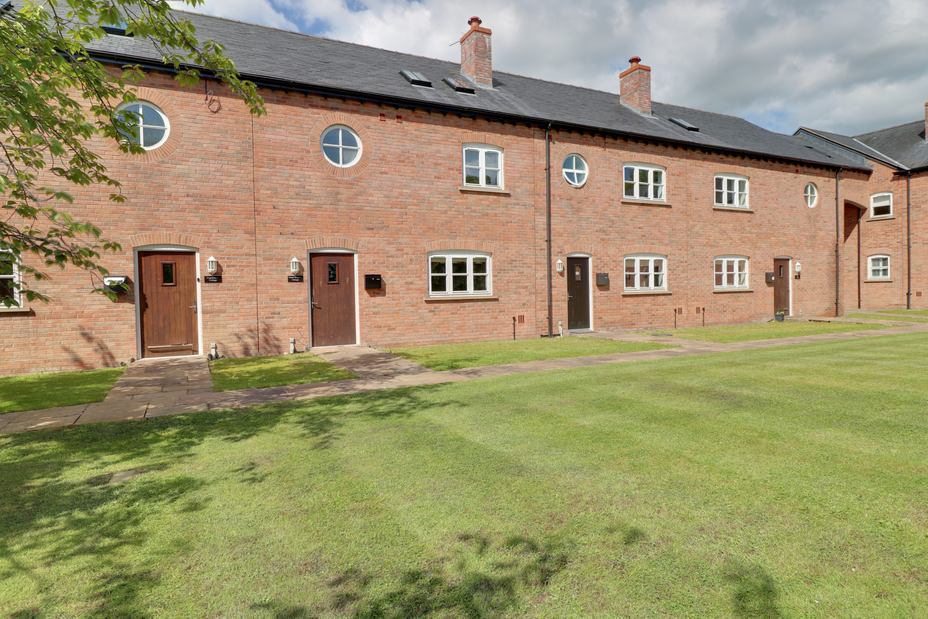 4 bedroom Barn Conversion Let agreed