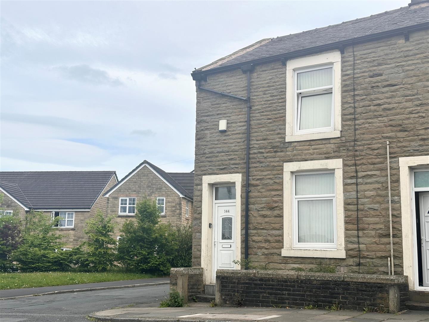 4 bedroom End of Terrace House For Sale