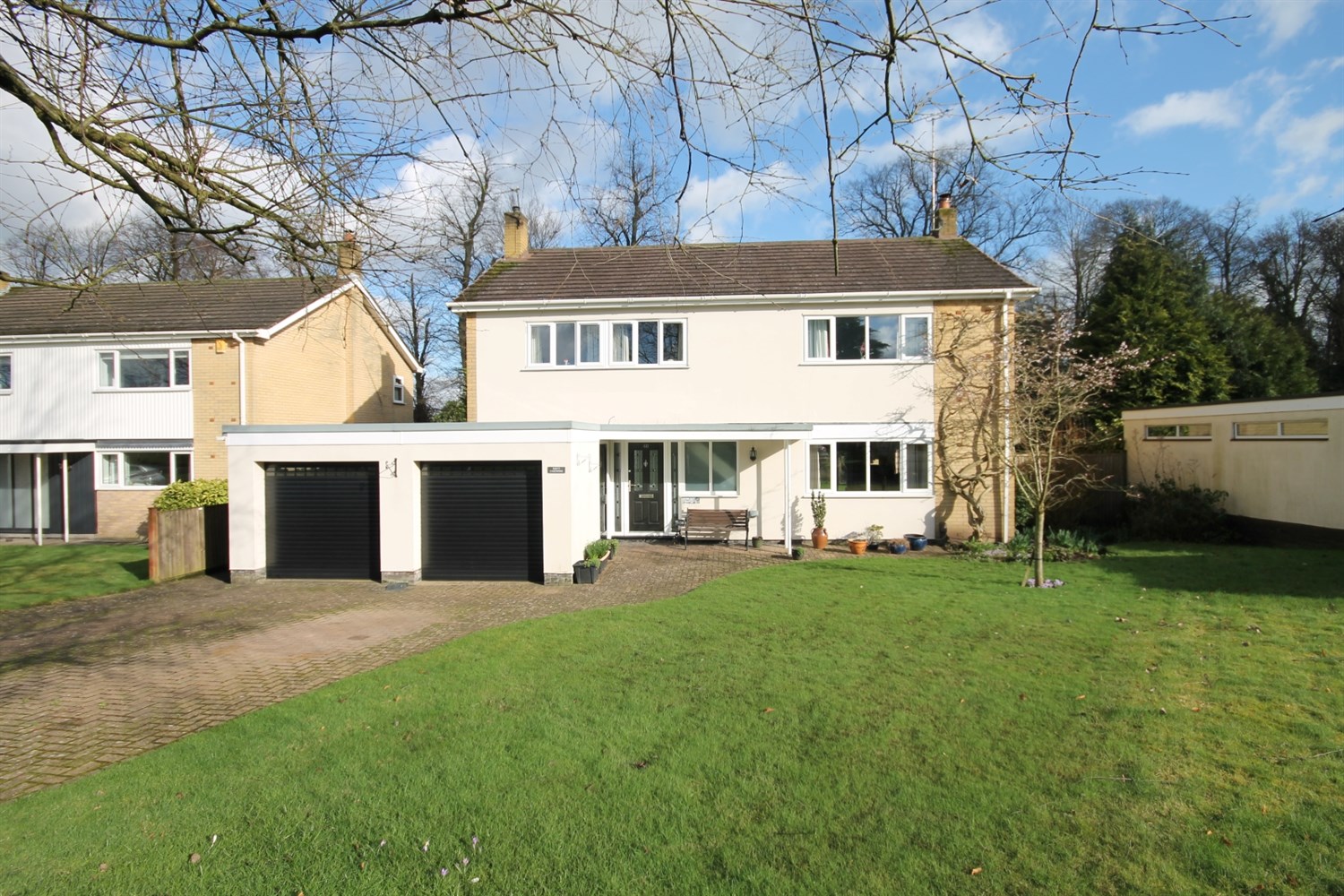 4 bedroom Detached House Sold