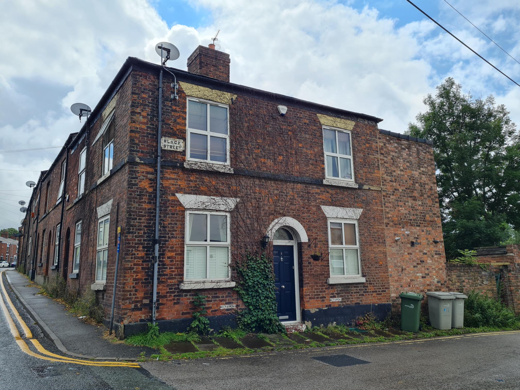 2 bedroom Terraced For Sale