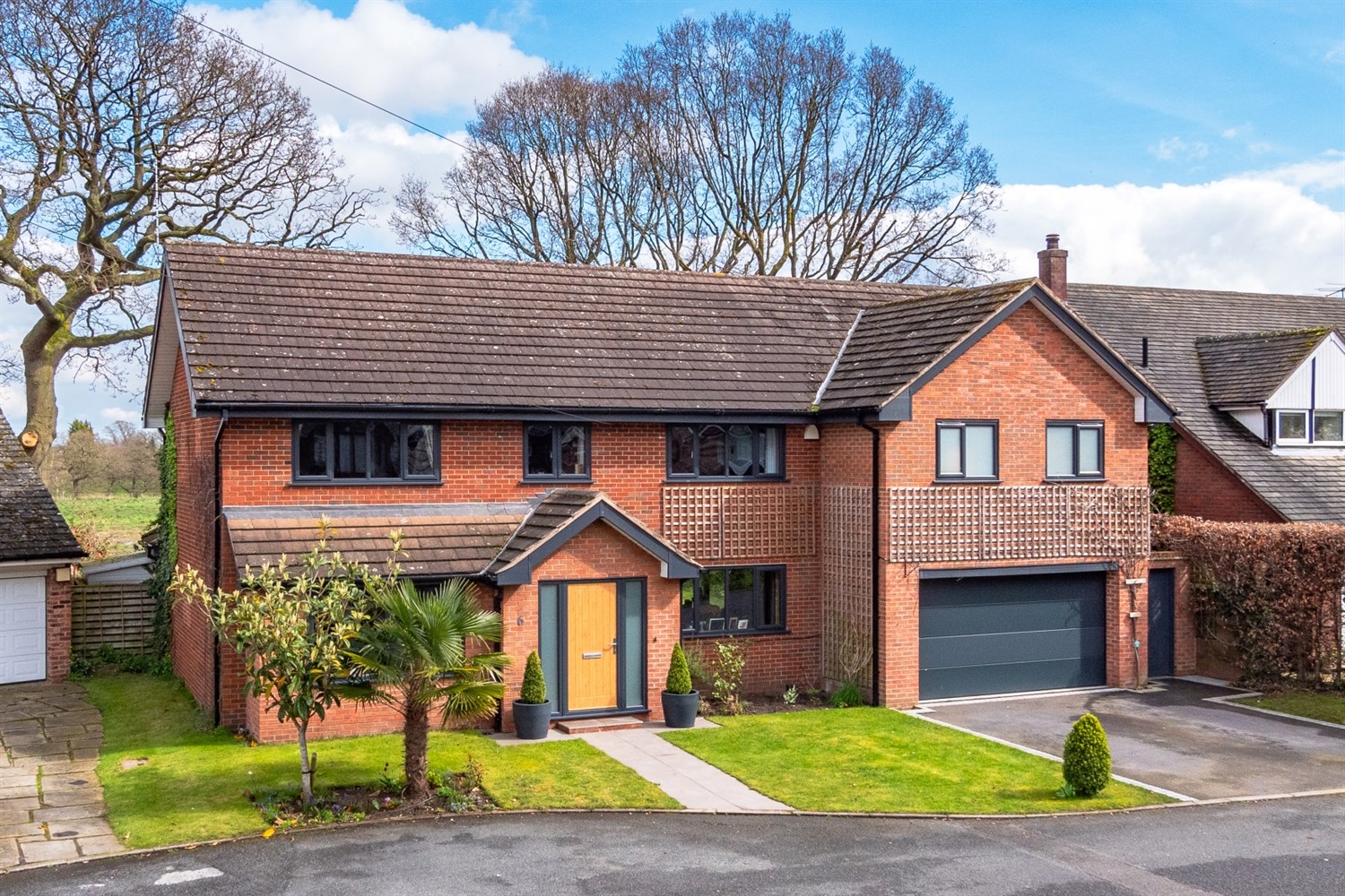 5 bedroom Detached house SSTC