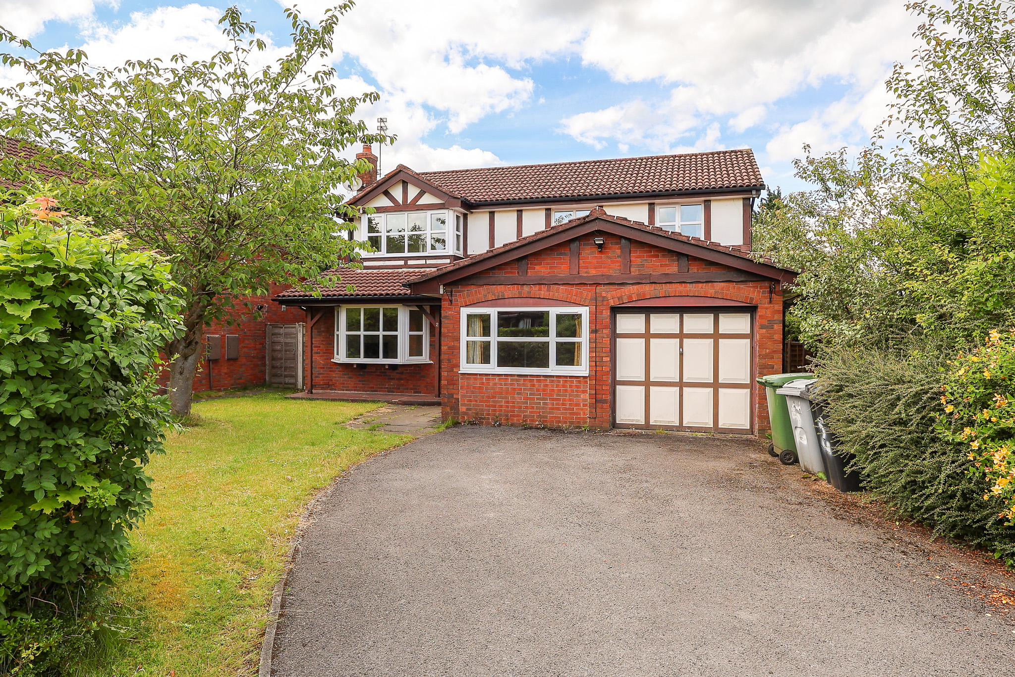4 bedroom Detached House Let agreed