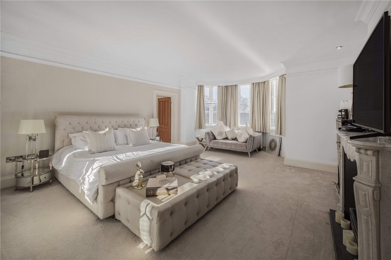 3 bedroom Apartment For Sale
