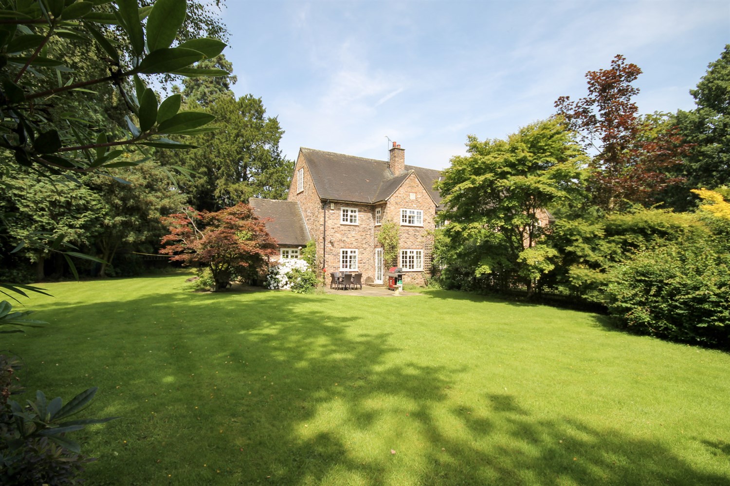 4 bedroom Semi-detached house SSTC