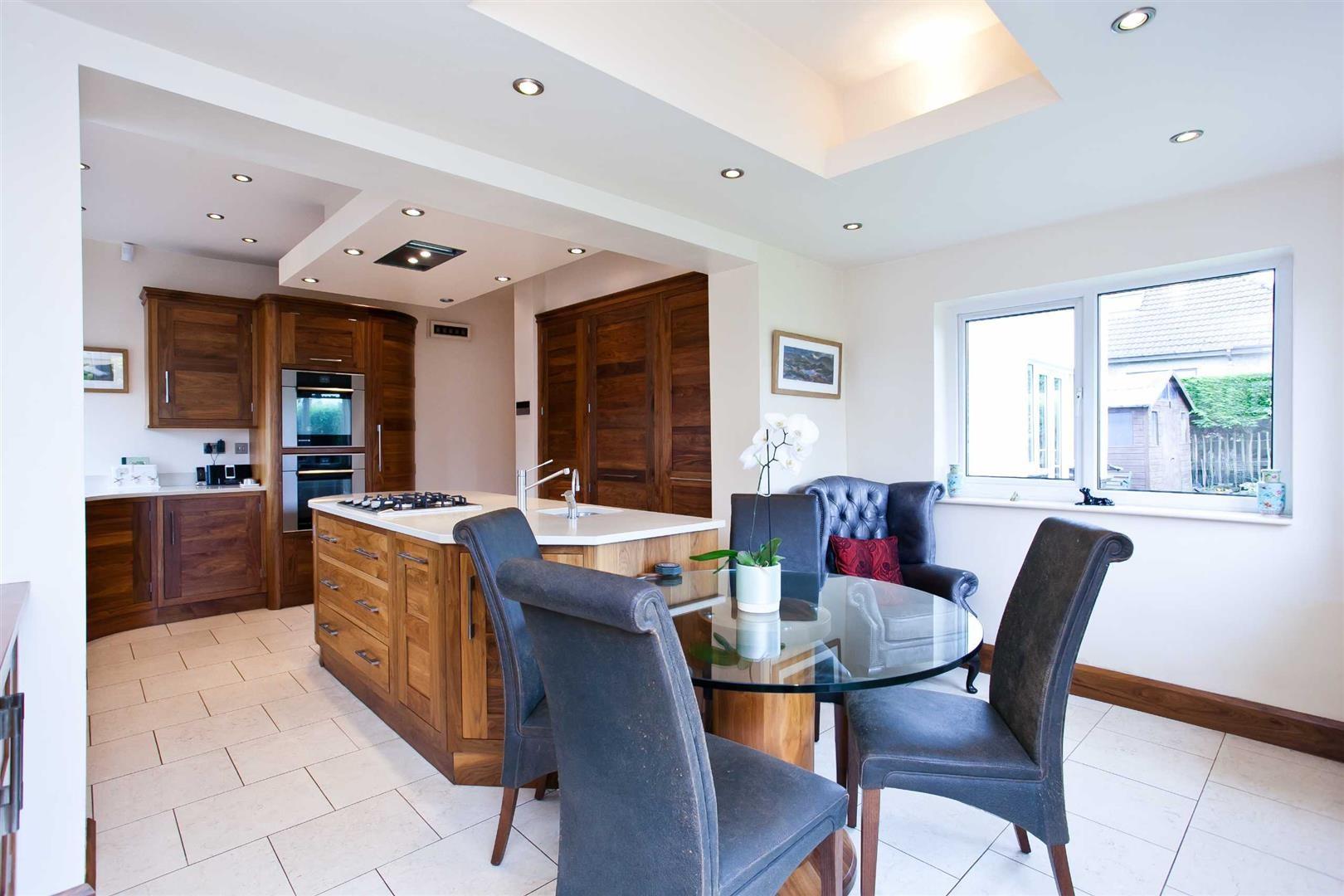 4 bedroom Detached Let Agreed