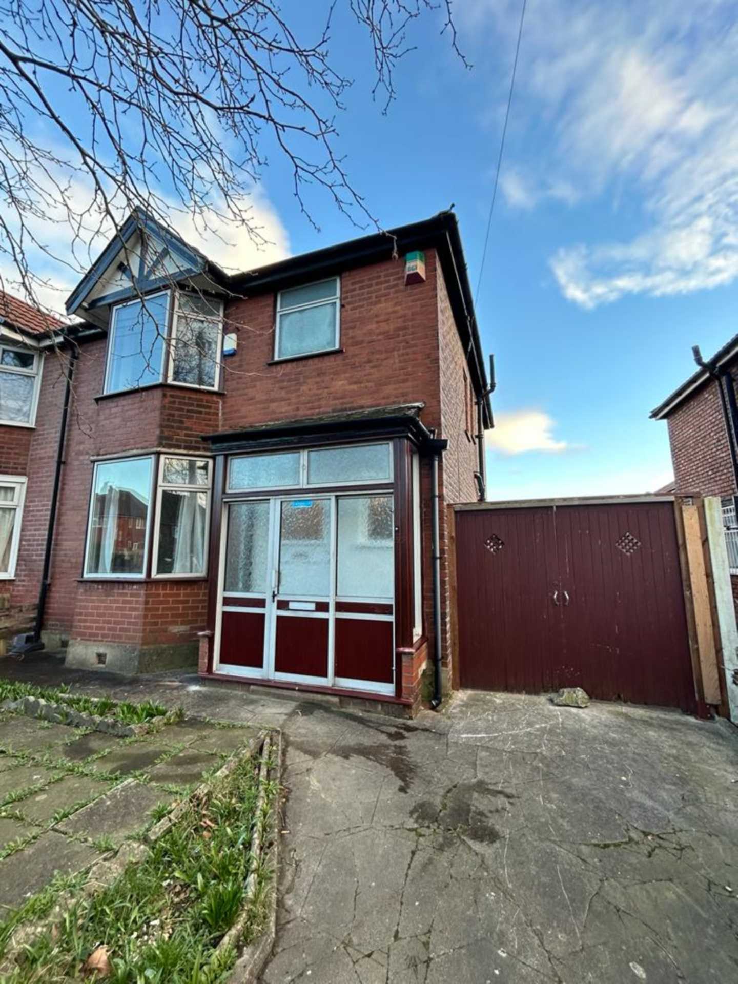 3 bedroom Semi-Detached To Let